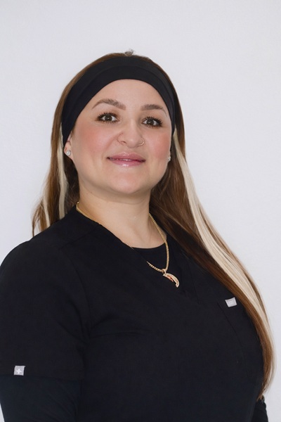 Belkys - Dental Assistant